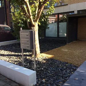 Akker Terras Met Jacuzzi , Mortsel België